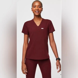 FIGS Catarina 1 Pocket Scrub Top Size XS Stretch Burgundy Women's Short Sleeve